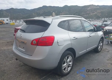 2015 Nissan Rogue Select S z USA, uszkodzony, nr VIN JN8AS5MT6FW672235